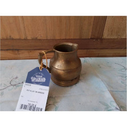 POT A LAIT EN BRONZE
