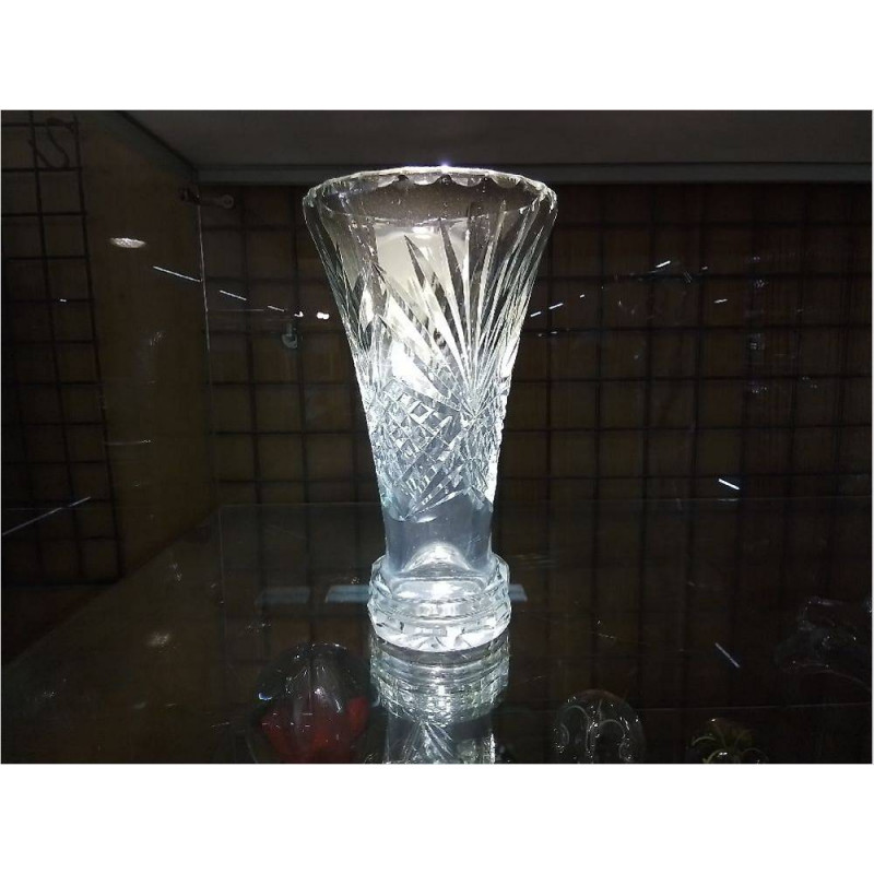 VASE CRISTAL TAILLÉ H: 22CM