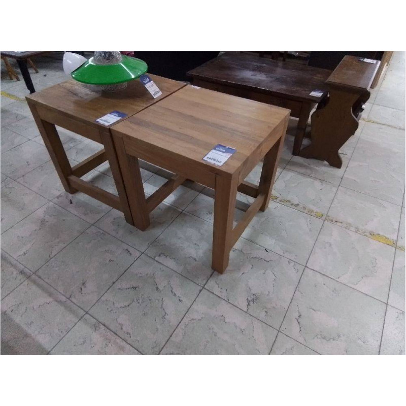 TABLE BASSE CARRÉE EN TECK