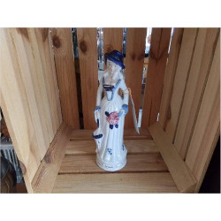 STATUETTE PORCELAINE