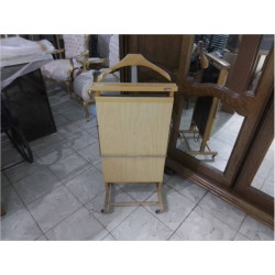 VALET DE CHAMBRE