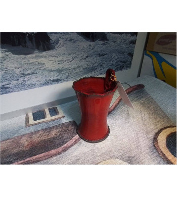 OBJET EN CÉRAMIQUE D’ART ROUGE