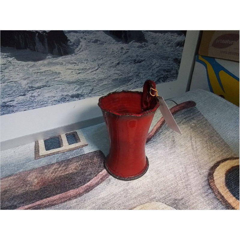 OBJET EN CÉRAMIQUE D’ART ROUGE