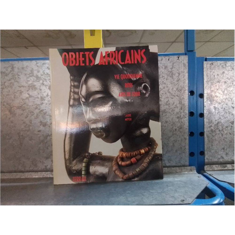 LIVRE OBJETS AFRICAINS