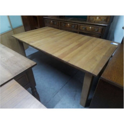 TABLE DE SALLE À MANGER...