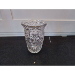 VASE EN CRISTAL MOULÉ