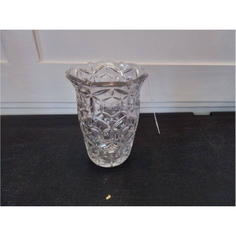 VASE EN CRISTAL MOULÉ