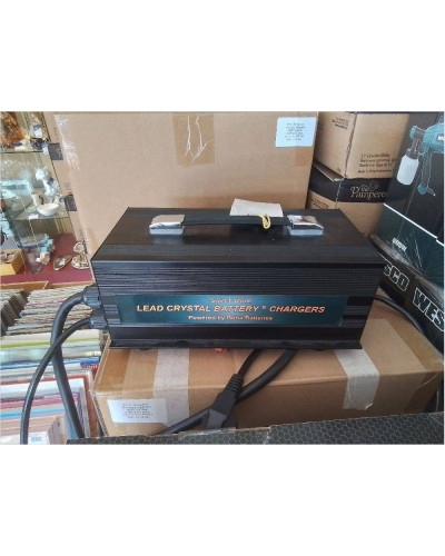 CHARGEUR BATTERIE ETAT NEUF