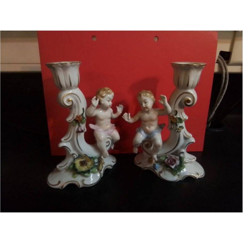 PAIRE DE BOUGEOIR PORCELAINE UNDER WEISS BACH DECOR ANGELOT LA PAIRE