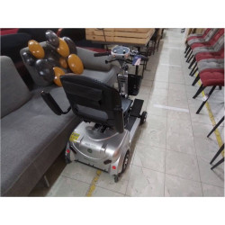 VOITURETTE ELECTRIQUE QUINGOULTRA