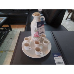 CARAFE, TASSES ET PLATEAU...