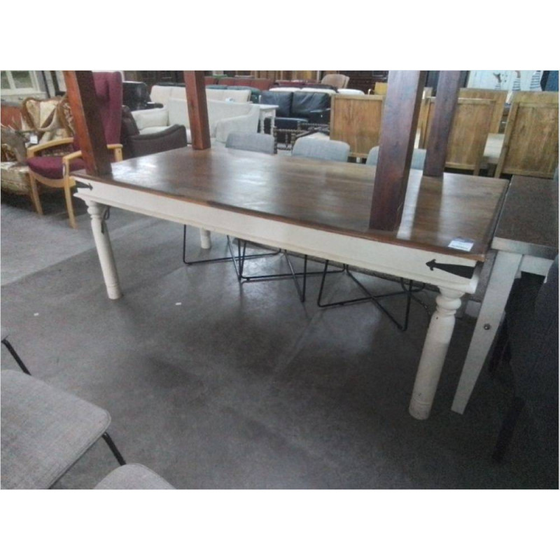 TABLE RECTANGULAIRE DESSUS EN TECK PIEDS PEINT EN BLANC