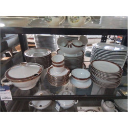 SERVICE A DINER PORCELAINE...