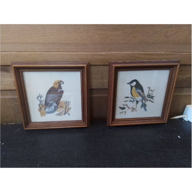 BRODERIE OISEAU ENCADRE