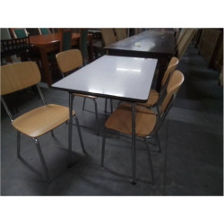 TABLE DE CUISINE FORMICA