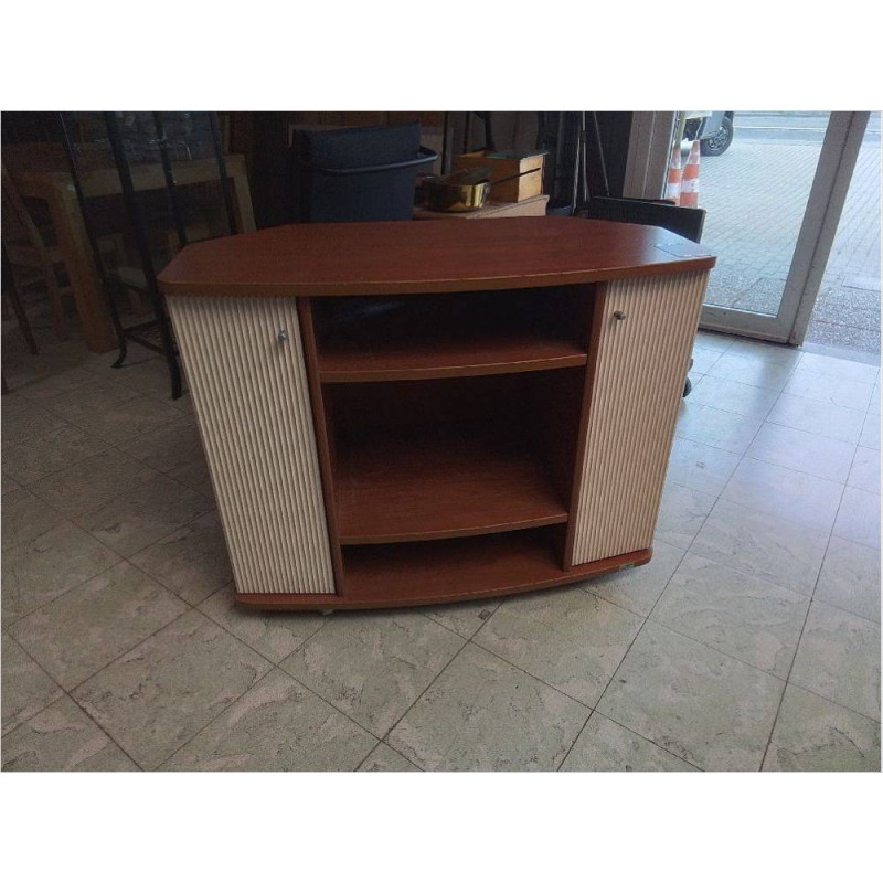 MEUBLE TV BAS SUR ROULETTES 