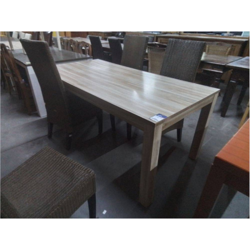 TABLE RECTANGULAIRE EN AGGLO 