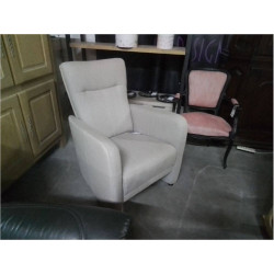 FAUTEUIL CLUB PROMINENT...