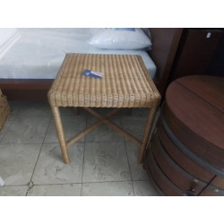 TABLE BASSE CARREE EN RO