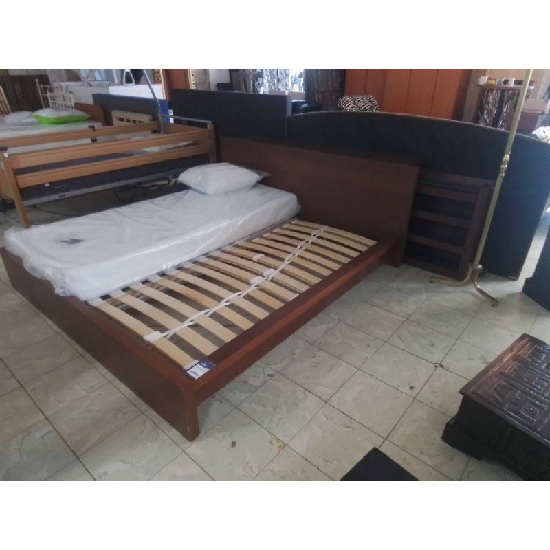 LIT IKEA 180X200 CHEVETS INTÉGRÉS AVEC SOMMIERS