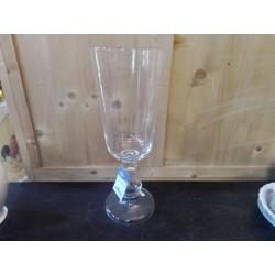 VASE SUR PIED EN VERRE