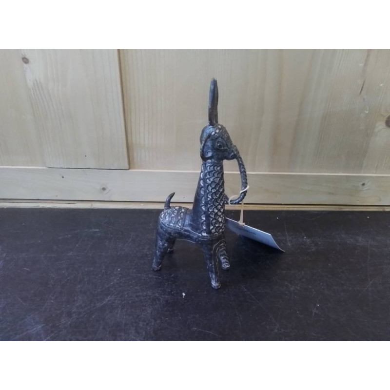 STATUETTE EN METAL