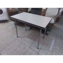 TABLE DE CUISINE FORMICA 