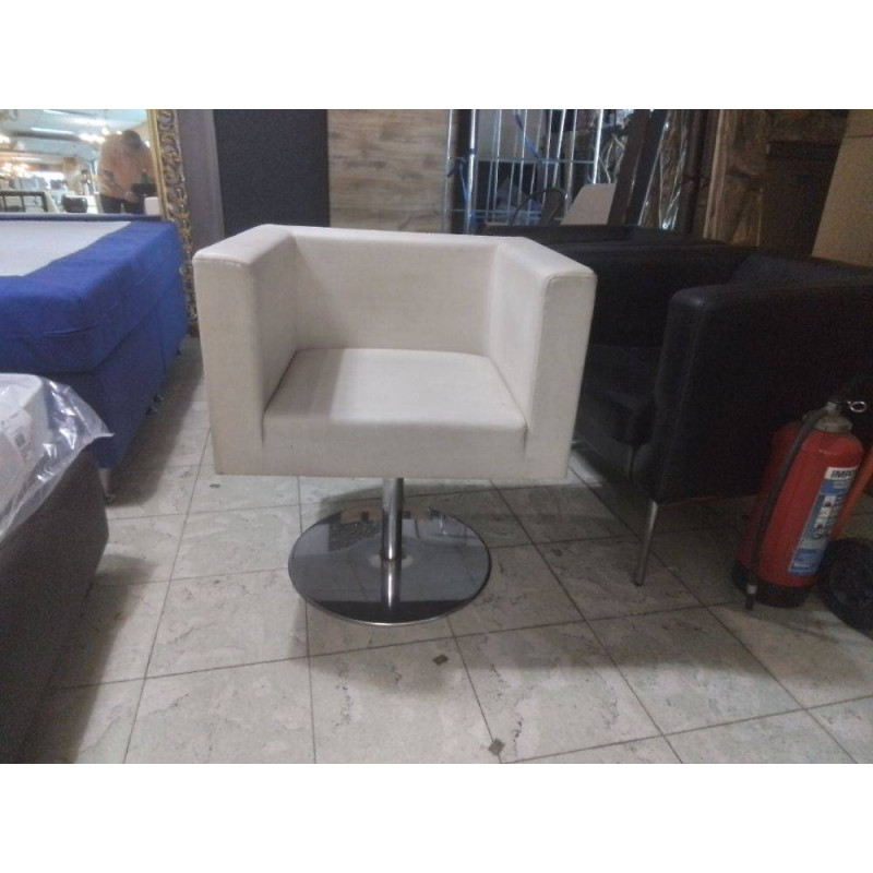 FAUTEUIL CLUB PIVOTANT SKAI CREME