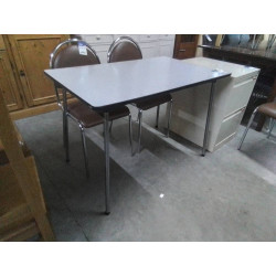 TABLE DE CUISINE EN FORMICA