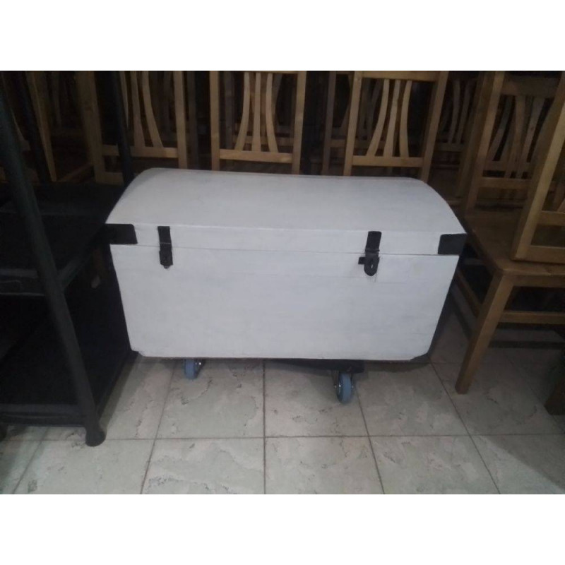 COFFRE PEINT EN BLANC 
