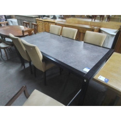 TABLE RECTANGULAIRE MODERNE...