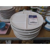 LOT DE 8 ASSIETTES BLANCHES 