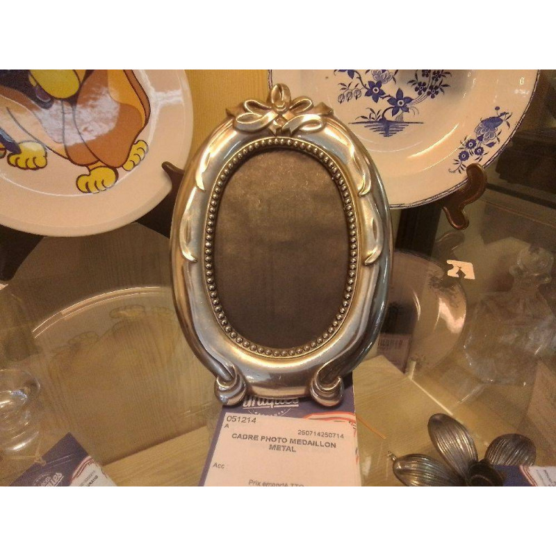 CADRE PHOTO MEDAILLON METAL