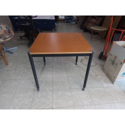 TABLE CARREE