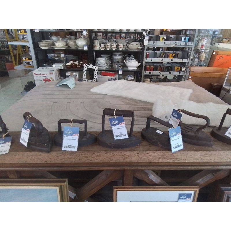 FER À REPASSER ANCIEN