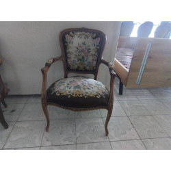 FAUTEUIL DE STYLE 
