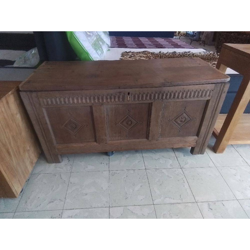 COFFRE ANCIEN EN CHENE 