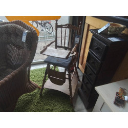 CHAISE DE BEBE ANCIENNE...