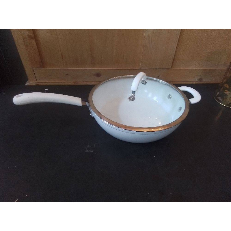 SAUTEUSE AVEC COUVERCLE TOUT FEU SAUF INDUCTION