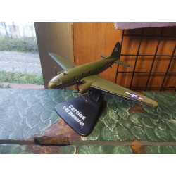 AVION CURTISS C-46 COMMANDO