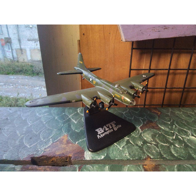 AVION B17F MEMPHIS BELL