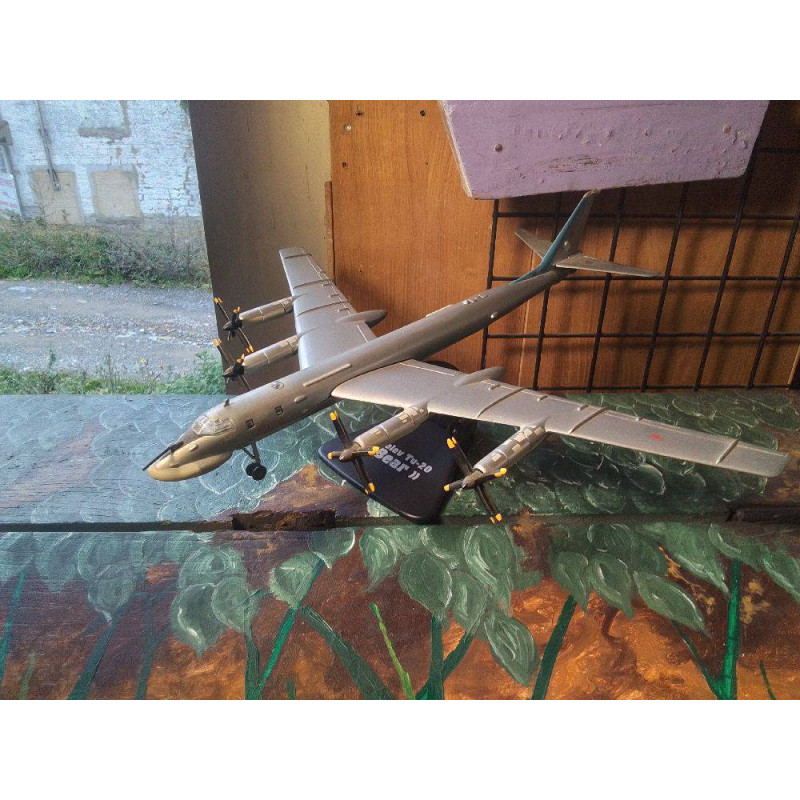 AVION TUPOLEV TU20 BEAR