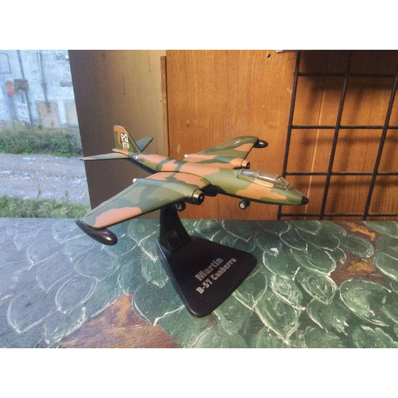 AVION MARTIN B57 CANBERRA
