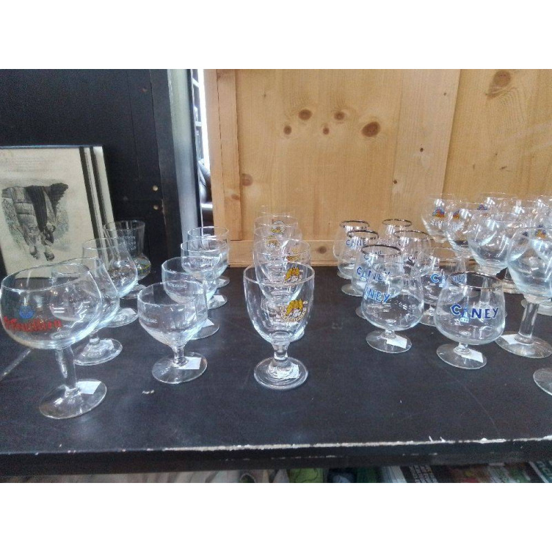 VERRE A BIERE SPECIALE