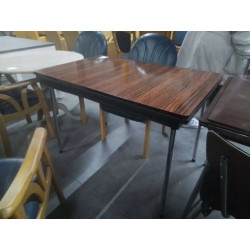 TABLE DE CUISINE FORMICA...