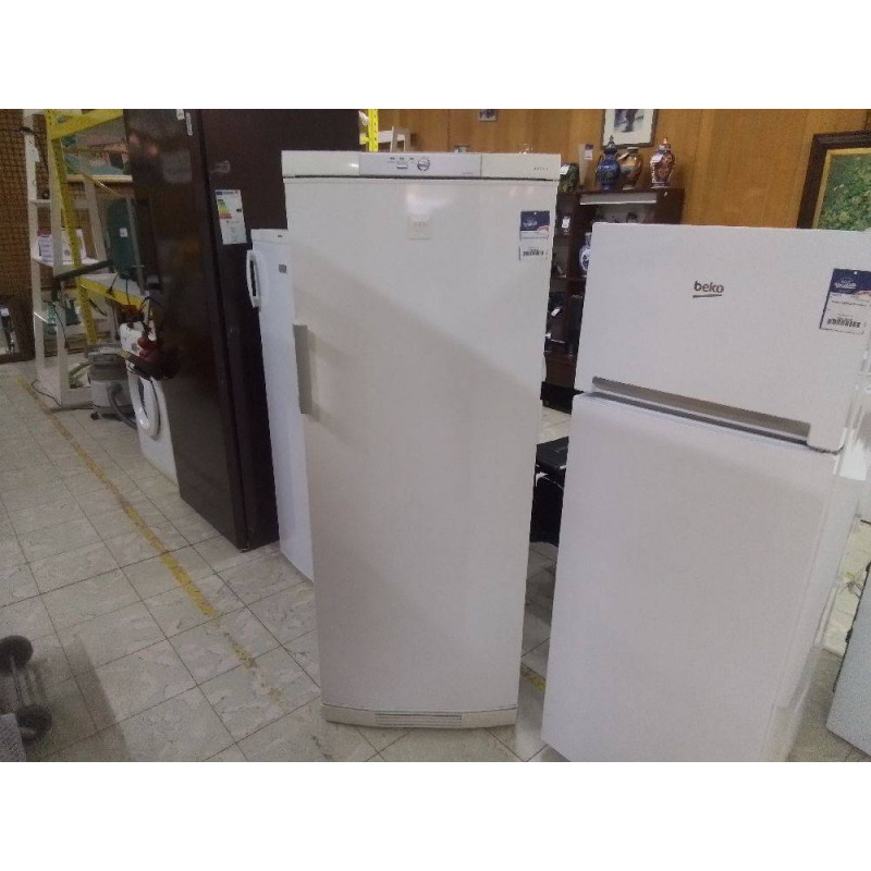 CONGELATEUR VERTICAL AEG