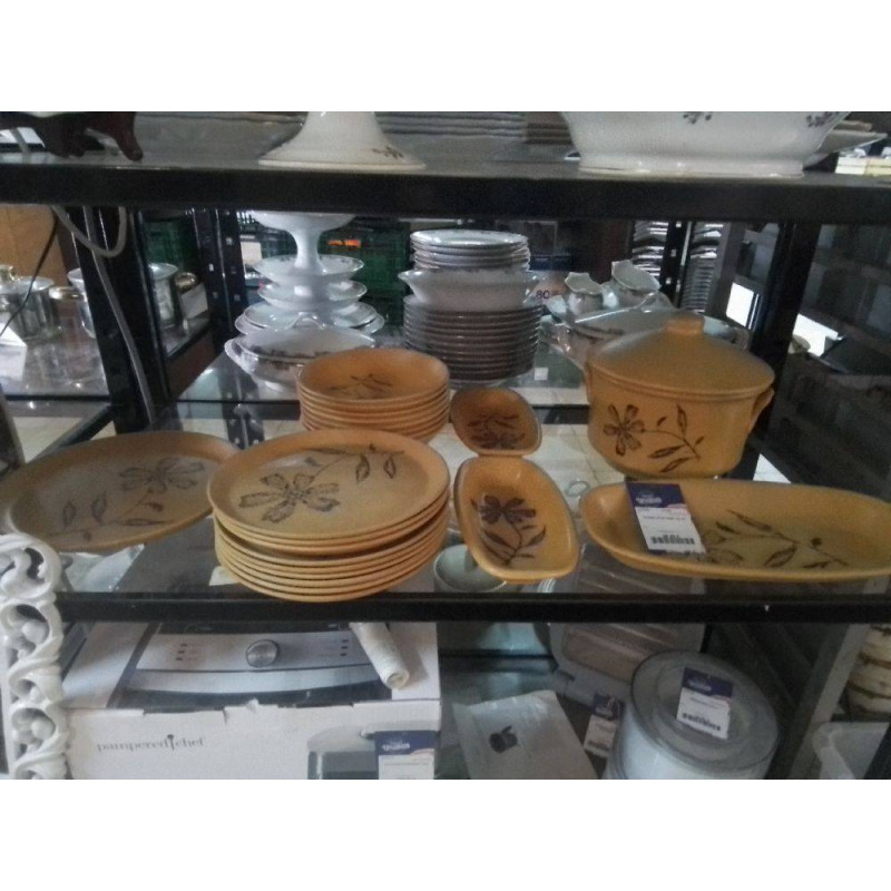 VAISSELLE EN GRES LE LOT