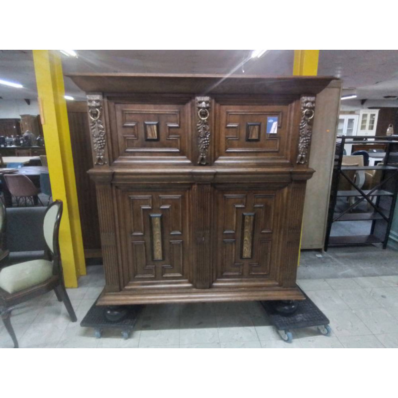 BUFFET HAUT STYLE RENAISSANCE FINITION CHENE 