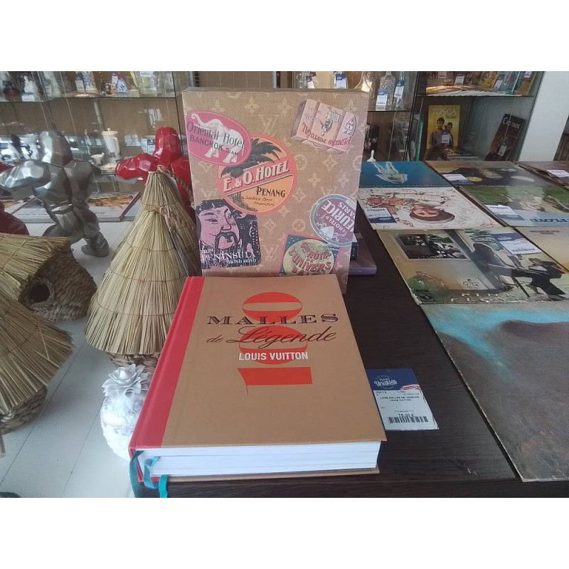 LIVRE MALLES DE LEGENDE LOUIS VUITTON