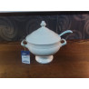 SOUPIERE ET LOUCHE PORCELAINE BLANCHE